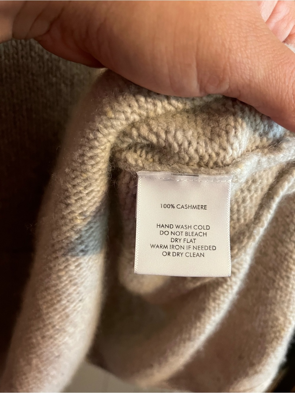 White + Warren 100% cashmere tank top sweater with asymmetrical hem - Picture 4 of 5